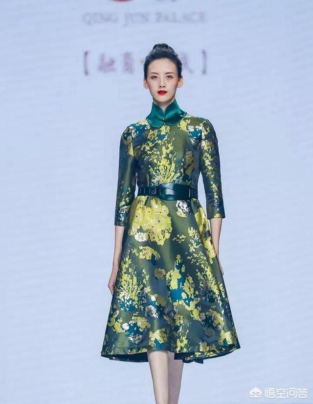 包贝尔婚礼伴娘:女儿结婚，妈妈穿什么款式的裙子好呢？