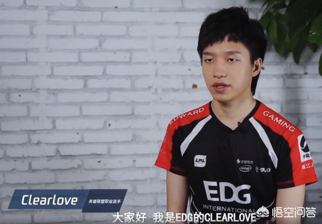此生无悔入联盟！英雄联盟8周年暖心宣传片：厂长C位登场,管泽元眼含泪光,你怎么看？