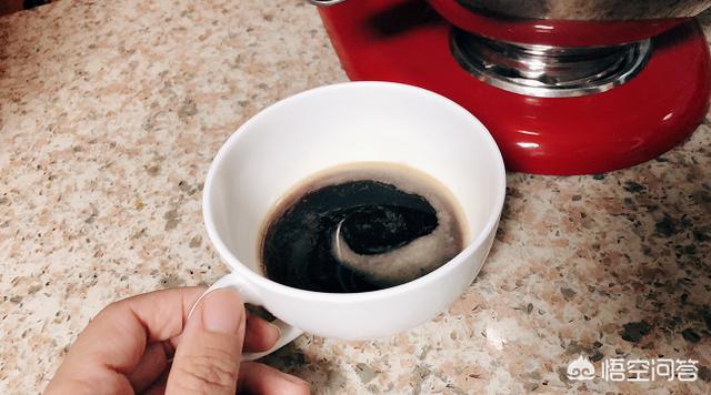 红酒黑咖hh，为什么一些人要每天喝黑咖啡？