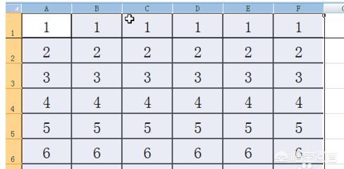 Excel中怎么平均分布各行、各列？