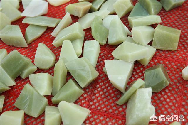 假玉镯是怎么做成的,翡翠、和田玉的造假手段有哪些？