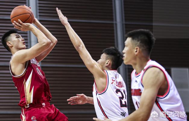 广东球员的大名单中，他们都是哪里人？广东球员有多少？