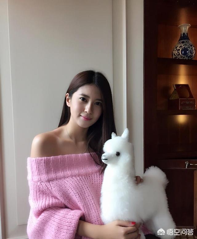 李炫臻:和首钢刘晓宇分手后，昔日最美车模钟鹿纯如今发展如何？