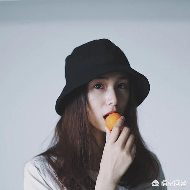 中国女红网 帽子:对于重庆“飞帽女”，该如何评价互联网对于此热点的的讨论态度？