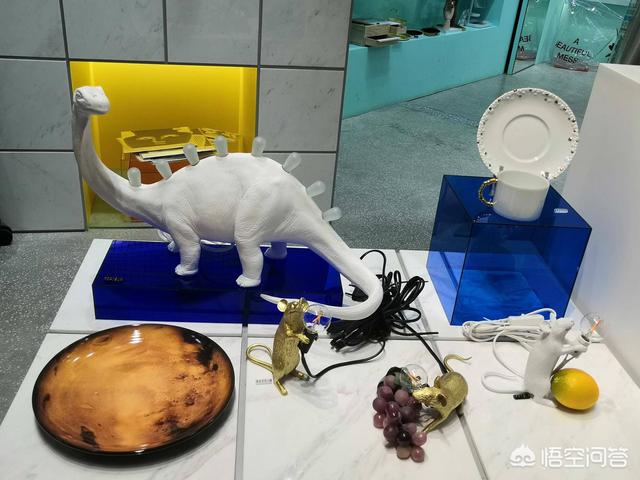 贝壳花瓶:鸡冠花配什么样花瓶好看？