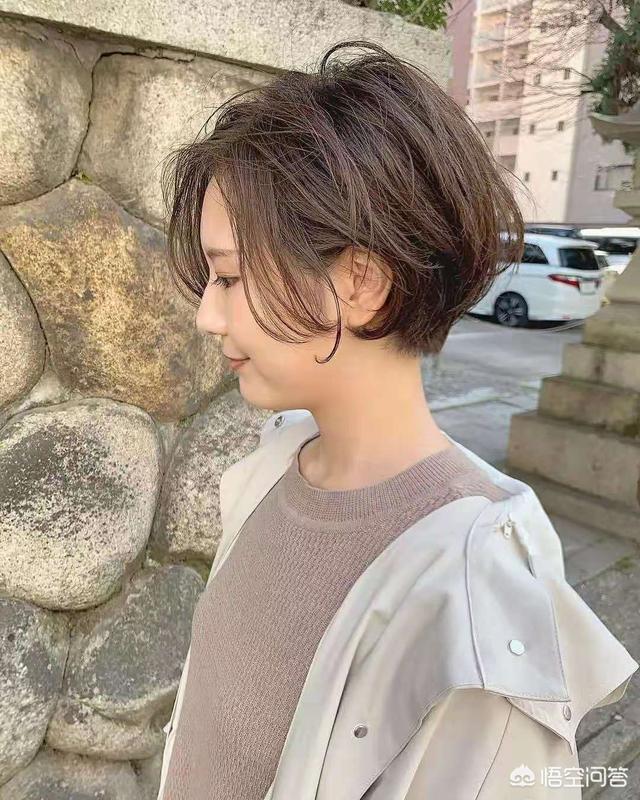 海青发型:有抬头纹的男生适合什么样的发型