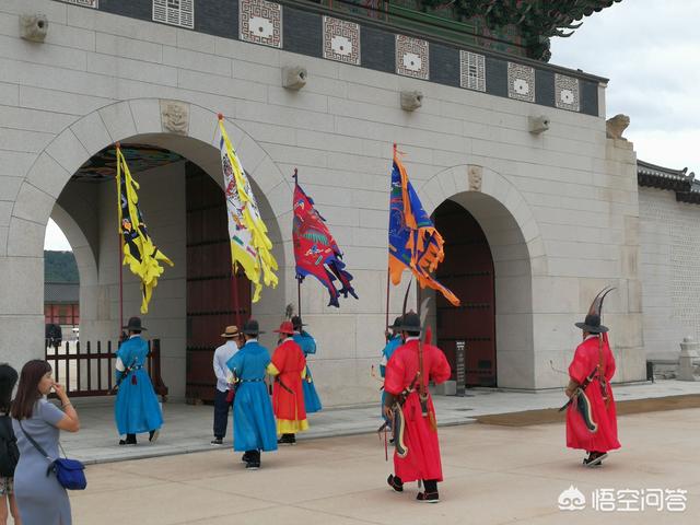 去韩国旅游,有位韩国人问我,中国人骑马上学吗？我的答案是什么？您答案又是什么？