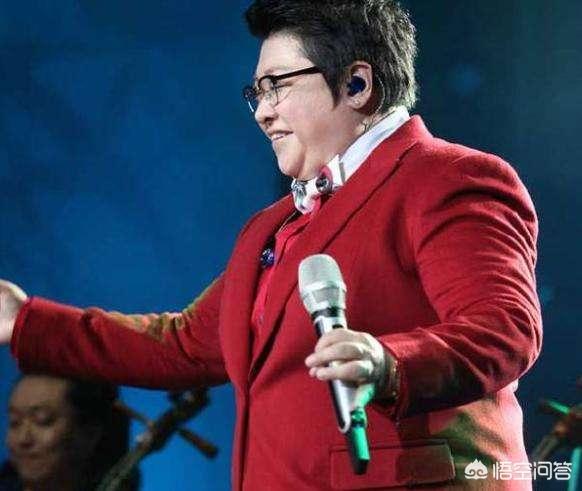 毛阿敏个人简历:毛阿敏对韩红有着怎样恩德，韩红当众给她下跪？