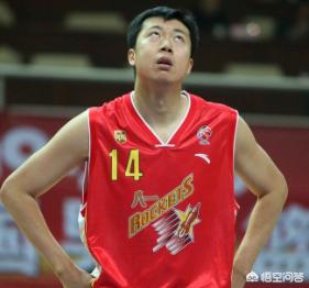 鲁斌，如果全在巅峰期的话，中国男篮历史上最强的五人组应该是哪五位