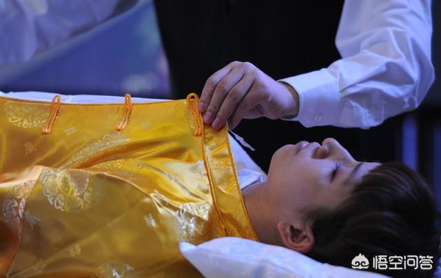 宠物殡葬师收入如何:入殓师的工资真的很高么？ 宠物殡葬收入来源
