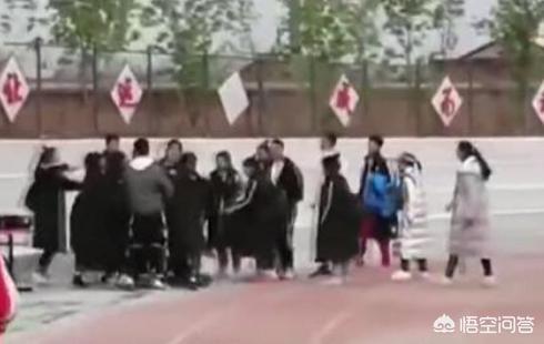 黑龙江学校网传视频作出处理，黑龙江科技大学不雅视频事件中，谁受到的负面影响最大