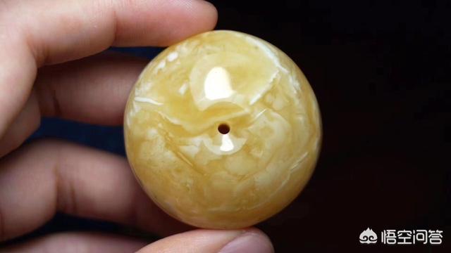 蜜蜡手串怎么盘,蜜蜡手串用水泡过会发黏吗？