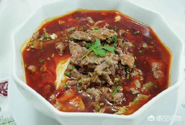 餐馆水煮活猫全程:煮肉时的浮沫，到底是精华还是脏东西？