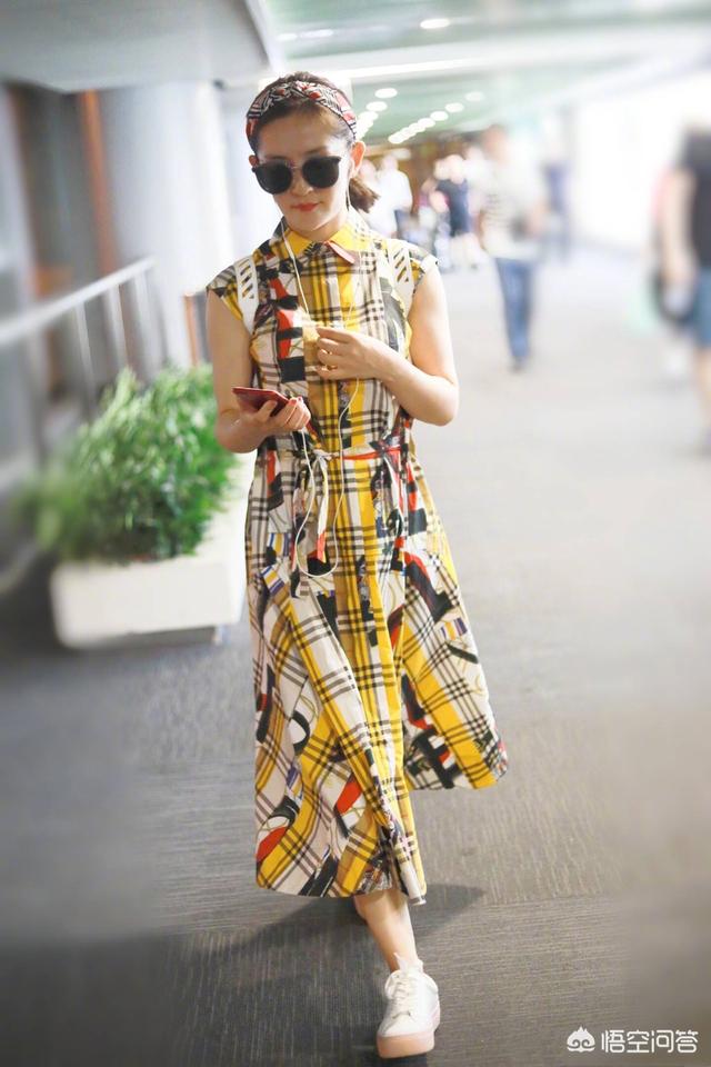 谢娜素颜:谢娜又被嘲土气，明明骨相很美，为何总被批与高级感绝缘？