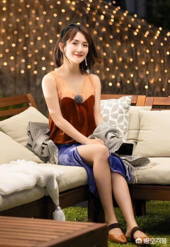 谢娜素颜:谢娜又被嘲土气，明明骨相很美，为何总被批与高级感绝缘？