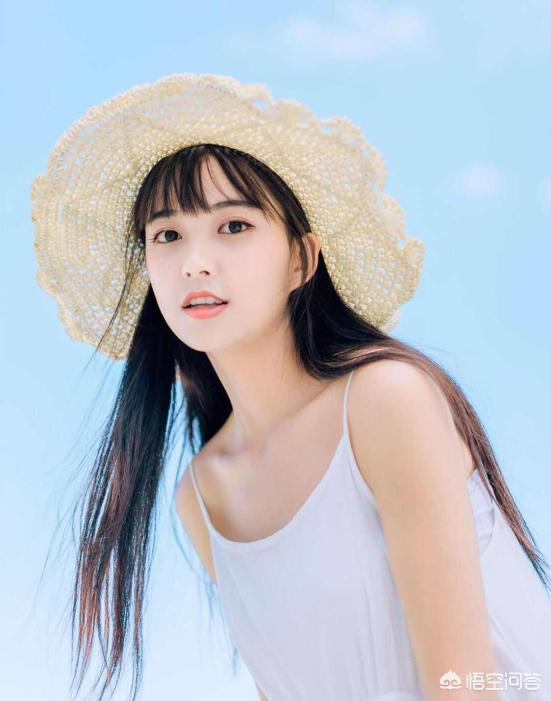 夏天在海边，湖边穿什么样的服饰拍照好看