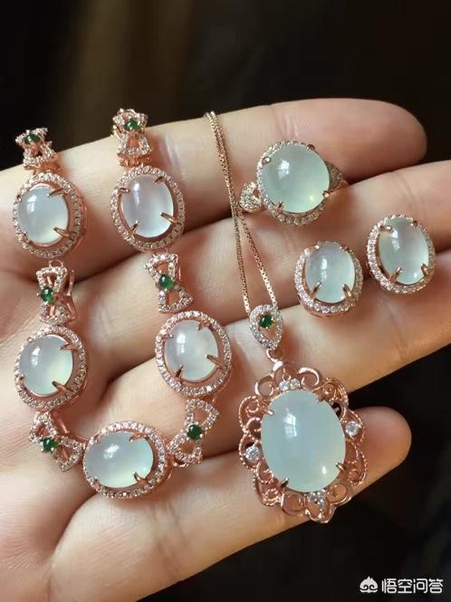 在哪里可以买到好的玉手镯,在哪里可以买到真正的翡翠手镯啊？