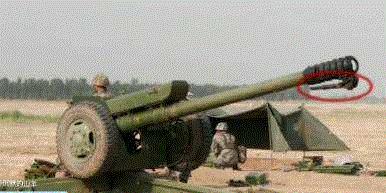 請問，有的大口徑火炮的炮口附著一根跟避雷針式的鋼棍，是起什麼作用的？