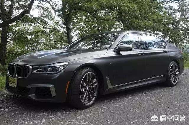 我月收入1000元,想买辆车玩玩,请问买奥迪A8L好还是买宝马760好？