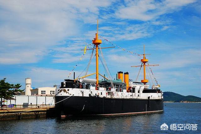 甲午战争时期鱼雷性能很落后发射距离很近军舰带鱼雷很危险需要战前