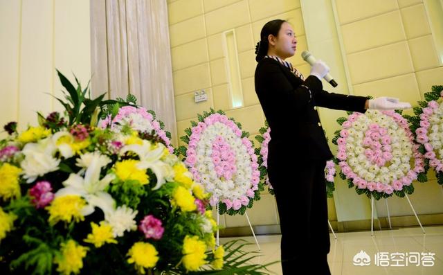 宠物殡葬师收入如何:入殓师的工资真的很高么？ 宠物殡葬收入来源