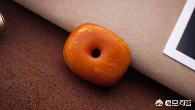 蜜蜡手串怎么盘,蜜蜡手串用水泡过会发黏吗？