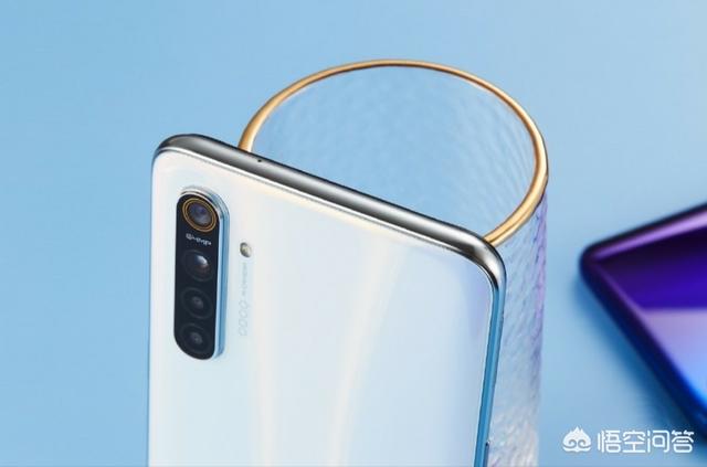 2000以内买一个8+128G的手机,平时就发发微信、看看视频和头条,性价比高的有哪些推荐？