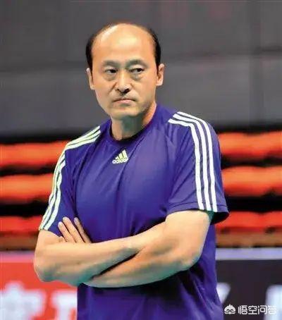 排坛名宿胡进认为中国女排能夺冠是因为她们进攻出色你们对此怎么看呢