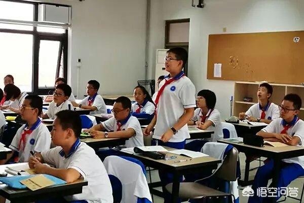 放纵学校:假如你是学生，你觉得上网课轻松还是教室上课轻松