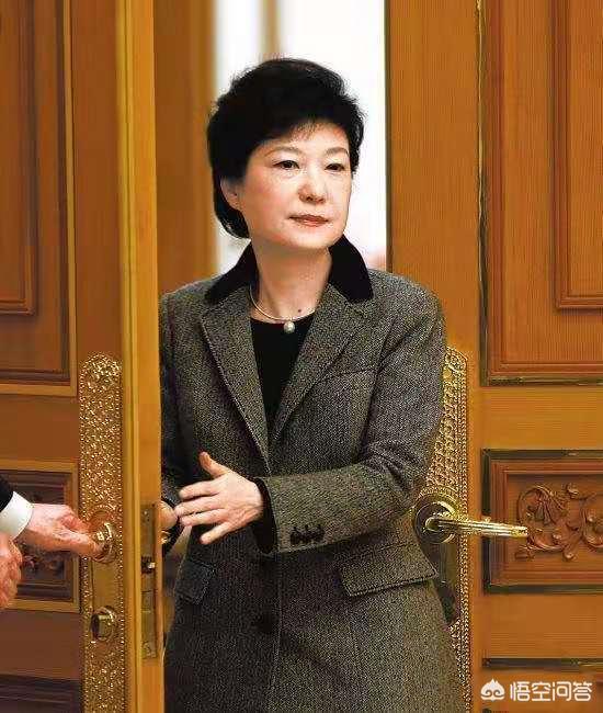 介助犬的遗言那个麽:为什么说崔顺实写给朴槿惠的“忏悔信”，是剑指文在寅呢？