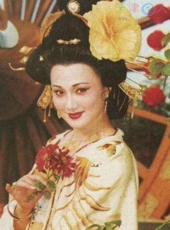 许晴家庭背景:许晴美还是范冰冰美？她们是同一种美吗？