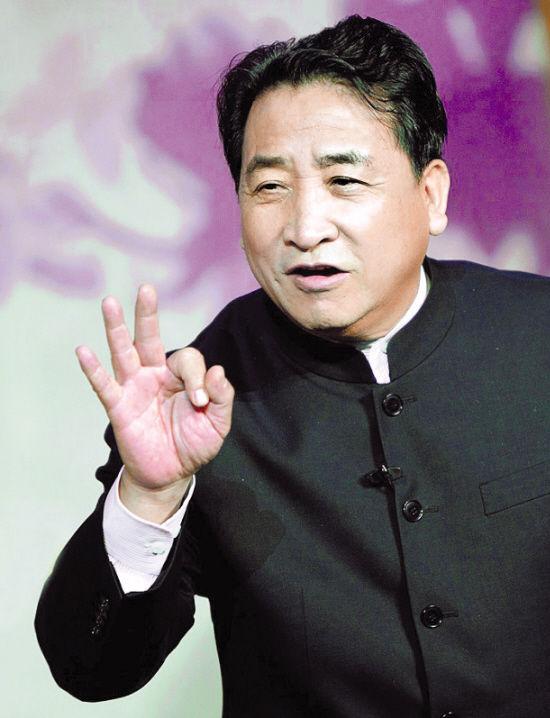 从艺术成就上说侯耀文先生能被称为泰斗吗姜昆能被称为大师吗