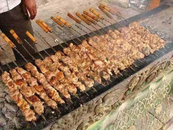 去新疆有什么好吃的美食，吃货来了，新疆有什么美食推荐？