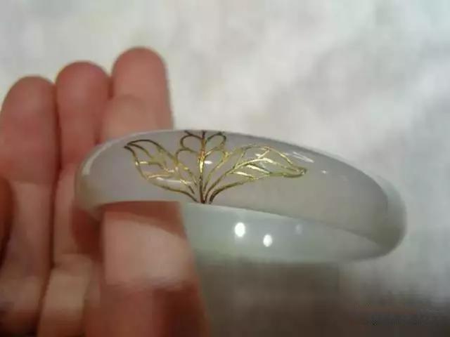 玉器修复店,翡翠手镯断了还能修复吗？