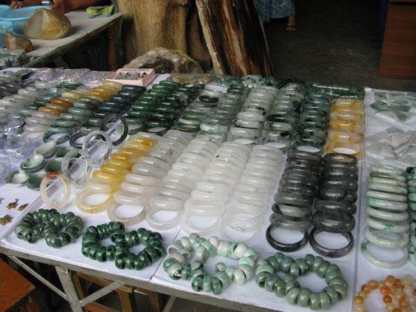 天价藏獒全是炒作:摔碎30万手镯事件，是炒作吗？