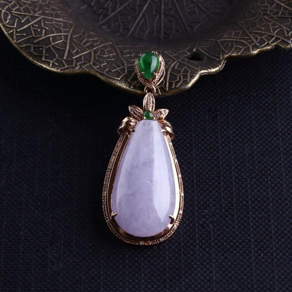 女生戴什么翡翠吊坠寓意好,过年送什么翡翠做礼物好？