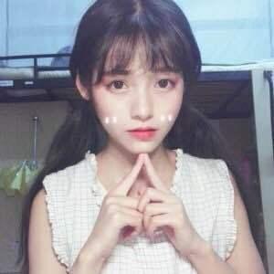 【女追男的方法？一个女人明明就对你有好感，怎样才能搞定她呢？】图2