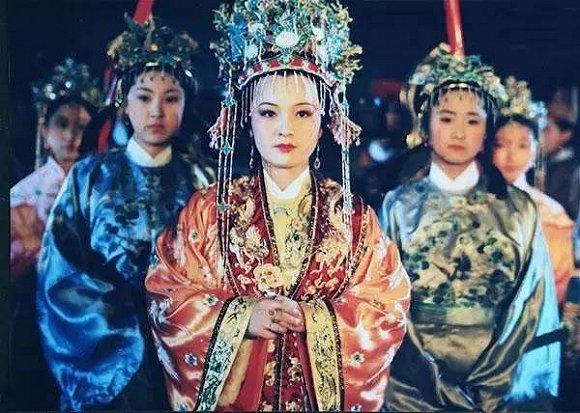 红楼梦人物分析:《红楼梦》里的贾元春是怎样的性格，最后是怎么死的？