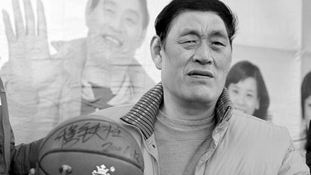 王璐瑶胸:1996年六小龄童出演的中美合拍《大闹天宫》为什么会夭折？
