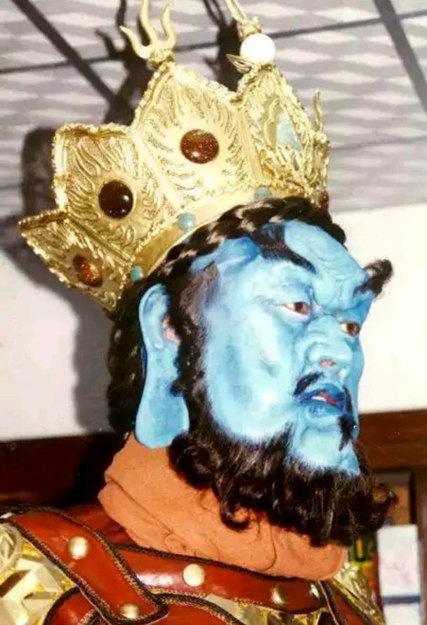 王璐瑶胸:1996年六小龄童出演的中美合拍《大闹天宫》为什么会夭折？