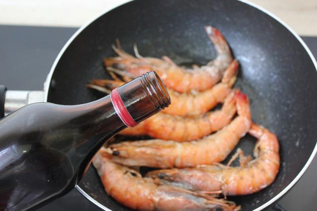 如何在家做油焖大虾？有哪些烹饪秘方？