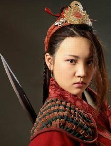 许敬义:为什么宋江杀了扈三娘一家，扈三娘还要做宋江的干妹妹？
