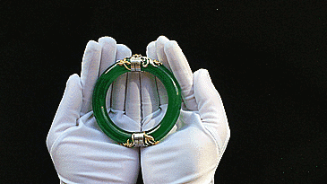 玉镯子断了带着好不好,翡翠手镯断了还能修复吗？