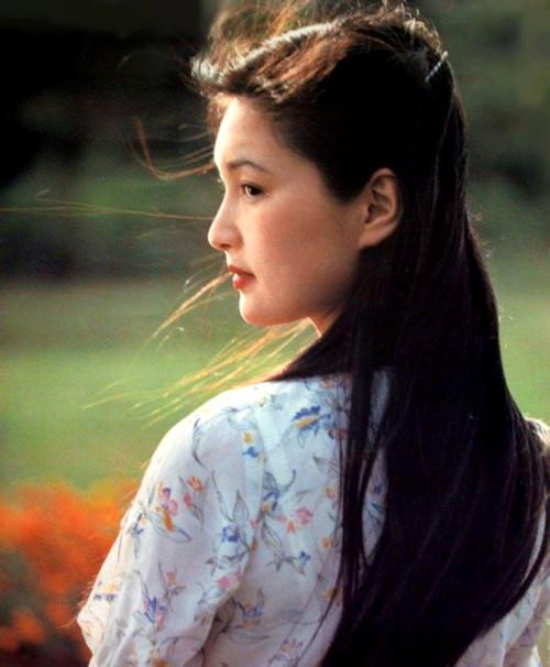 许晴家庭背景:许晴美还是范冰冰美？她们是同一种美吗？