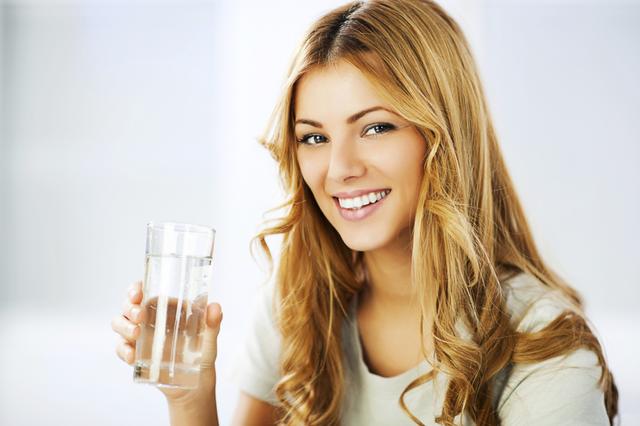 喝碱性水有什么好处？