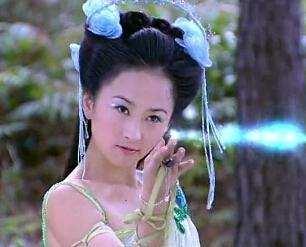 杨蕊图片:哪些施展法力的姿势最美?赵丽颖、蒋欣、刘亦菲，你喜欢哪个？