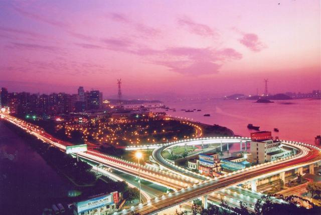中国最宜居城市是哪里，厦门当选最宜居城市，位列第一名，为什么？