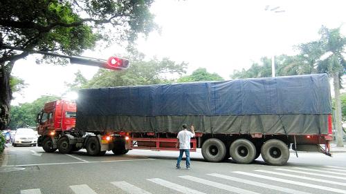 湖南夫妻豪掷20万货车变房车，刚退休俩人的工资6000元，想开着房车去旅游，有什么建议吗