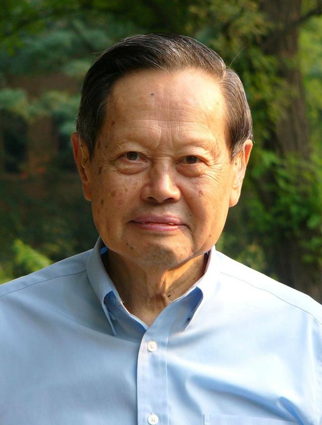 杨振宁妻子:杨振宁82岁娶妻，韩美林82岁得子，你怎么看？