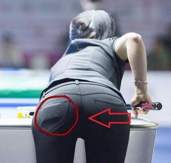 潘晓婷紧身:九球天后潘晓婷后裤袋究竟是何物品？